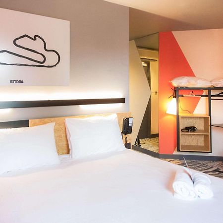 Ibis Styles Bale-Mulhouse Aeroport Hotel Блотзайм Екстериор снимка