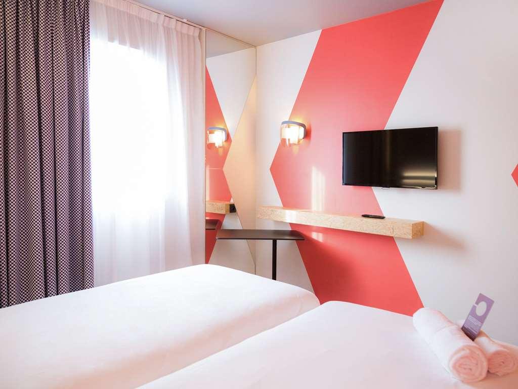 Ibis Styles Bale-Mulhouse Aeroport Hotel Блотзайм Стая снимка