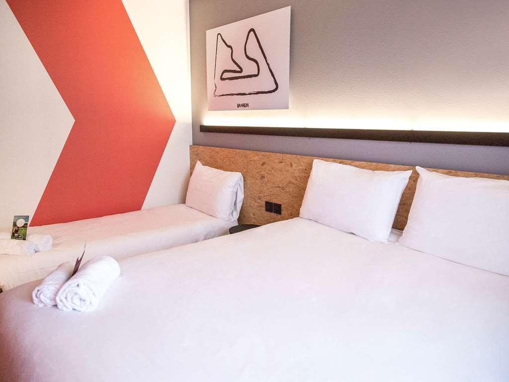 Ibis Styles Bale-Mulhouse Aeroport Hotel Блотзайм Стая снимка