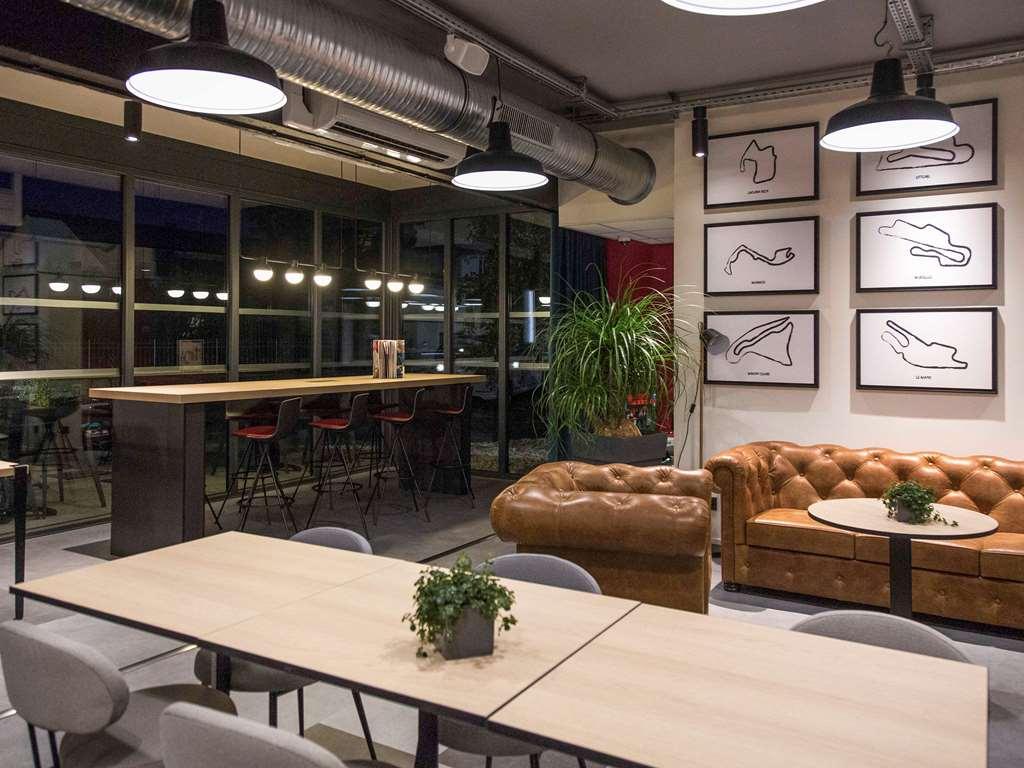 Ibis Styles Bale-Mulhouse Aeroport Hotel Блотзайм Ресторант снимка