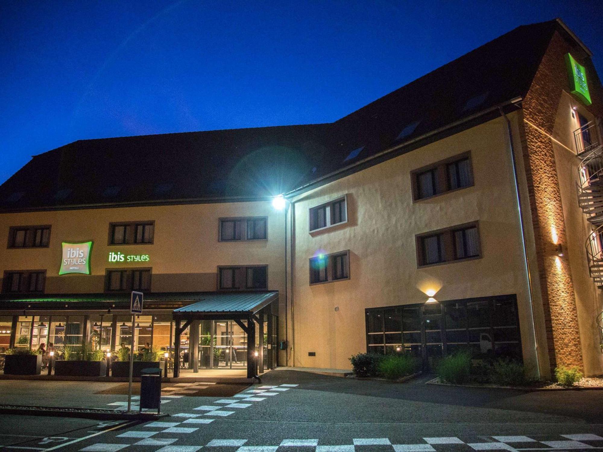 Ibis Styles Bale-Mulhouse Aeroport Hotel Блотзайм Екстериор снимка