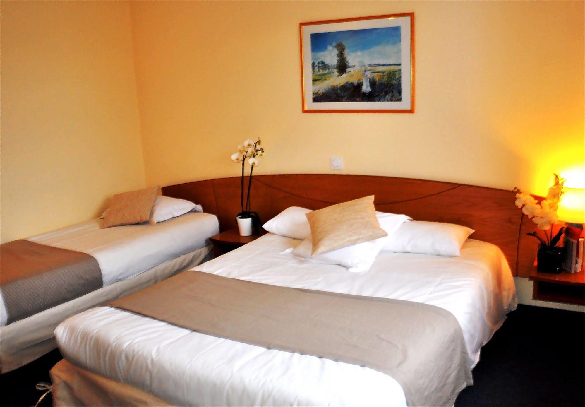 Ibis Styles Bale-Mulhouse Aeroport Hotel Блотзайм Екстериор снимка