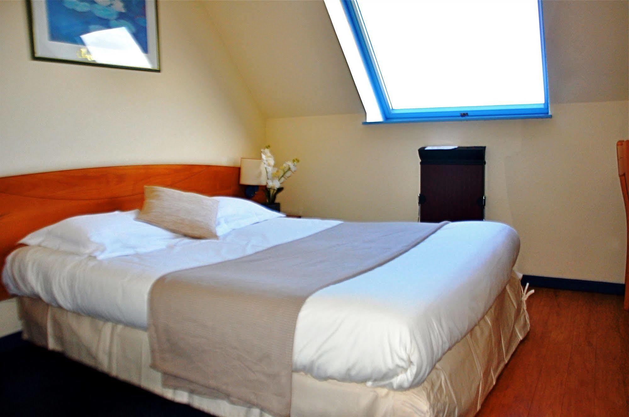 Ibis Styles Bale-Mulhouse Aeroport Hotel Блотзайм Екстериор снимка