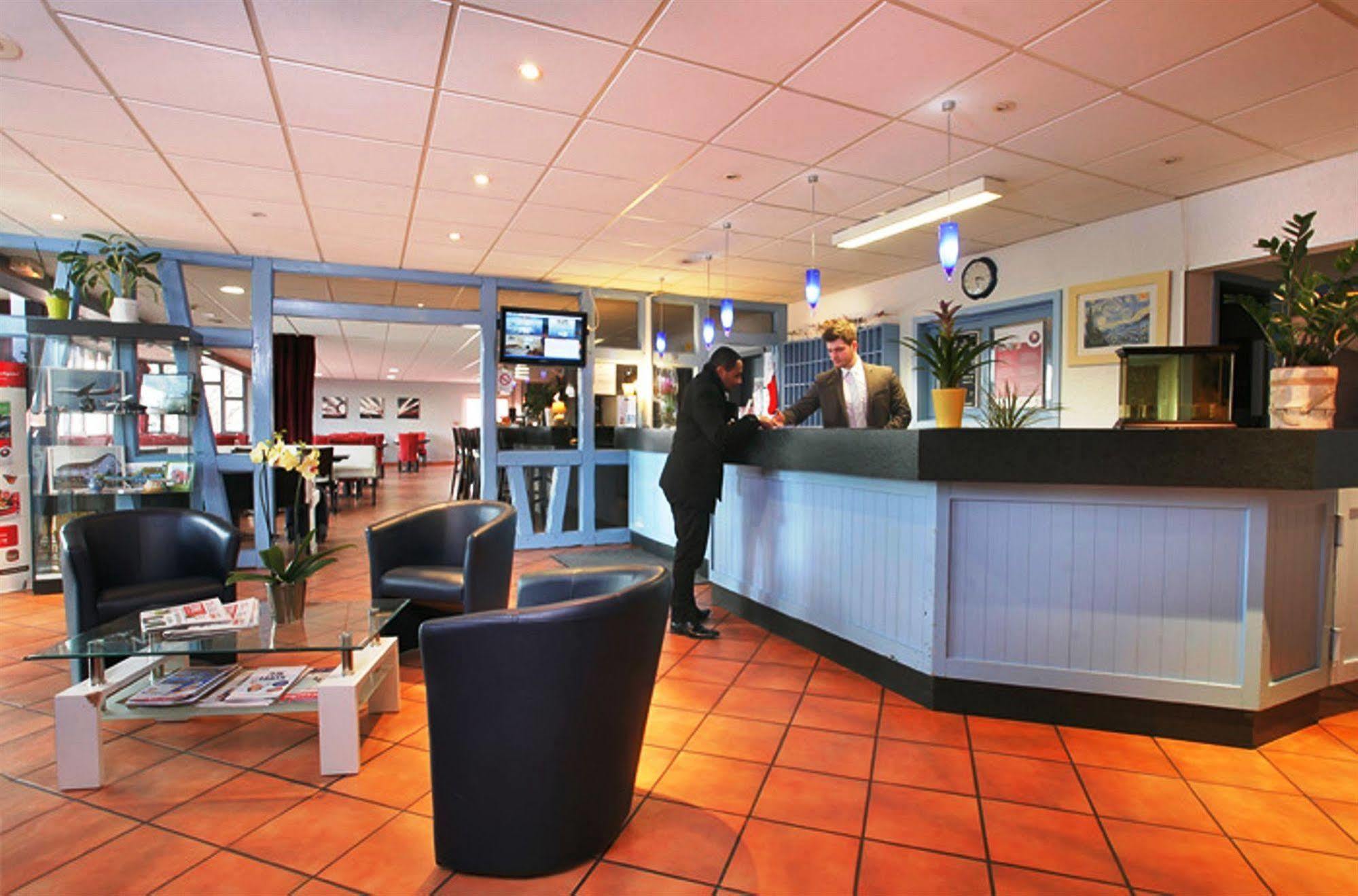 Ibis Styles Bale-Mulhouse Aeroport Hotel Блотзайм Екстериор снимка