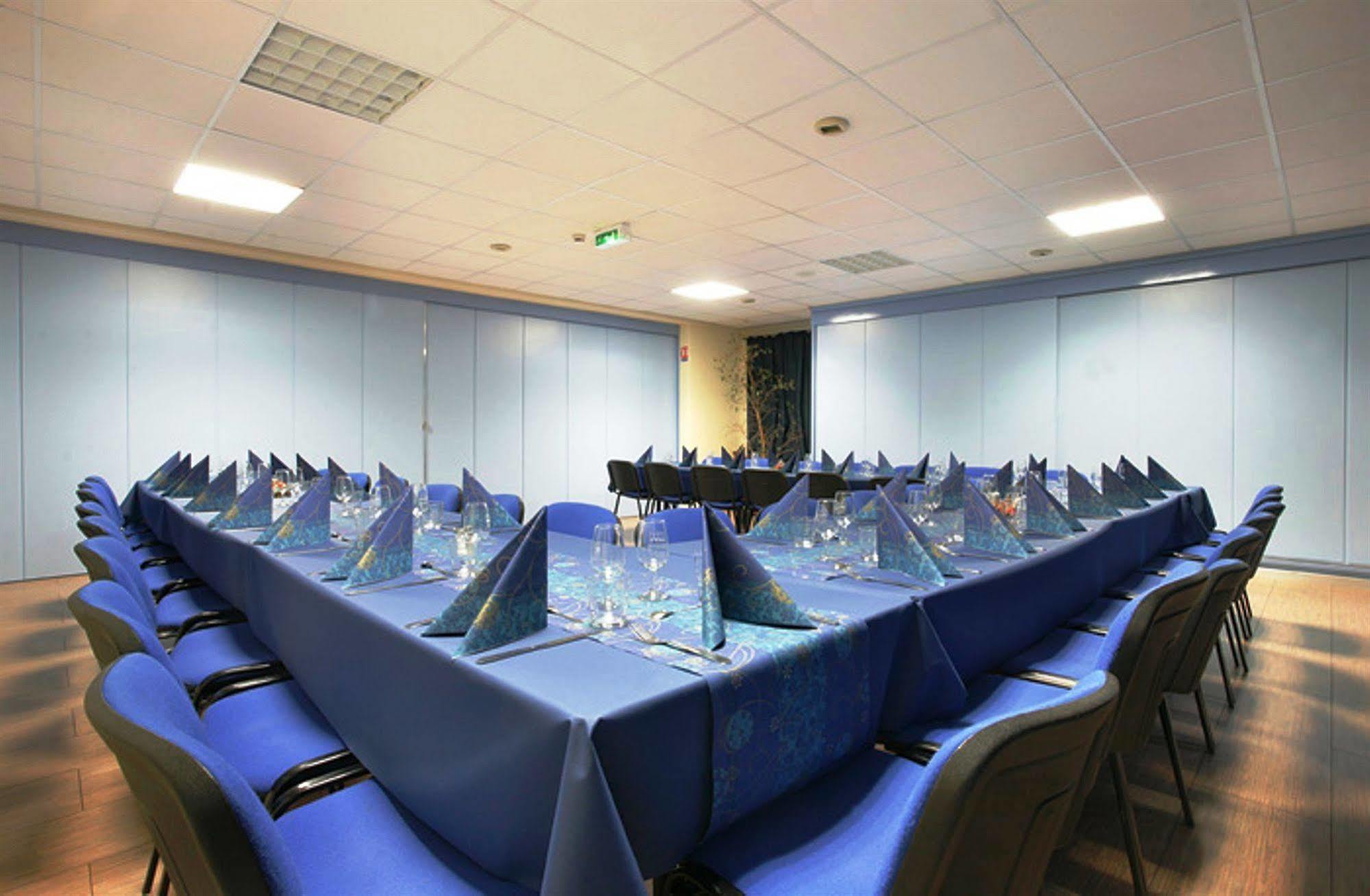 Ibis Styles Bale-Mulhouse Aeroport Hotel Блотзайм Екстериор снимка