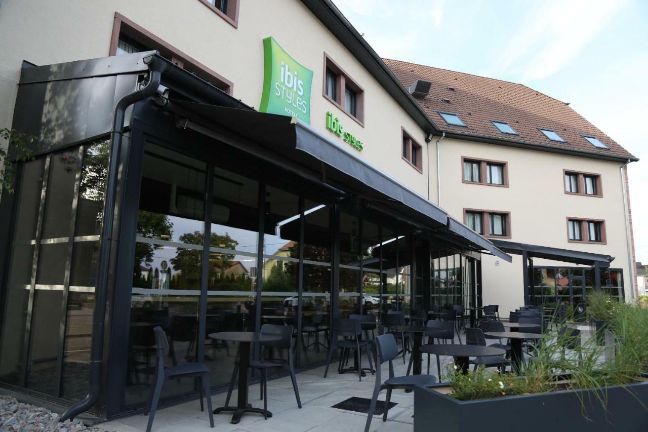 Ibis Styles Bale-Mulhouse Aeroport Hotel Блотзайм Екстериор снимка